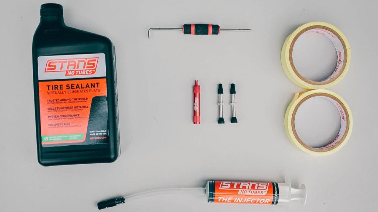 Kako postaviti tubeless gume na bicikl – Vodič korak po korak