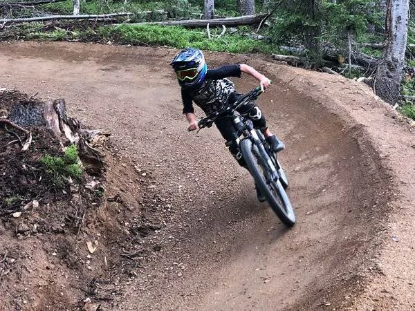 MTB berm nagnuta krivina