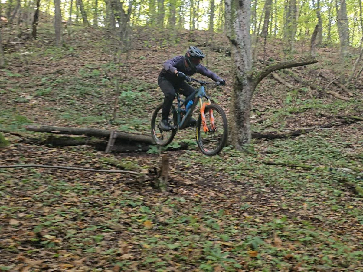 Skok u Bike Parku Evolution, Downhill staza