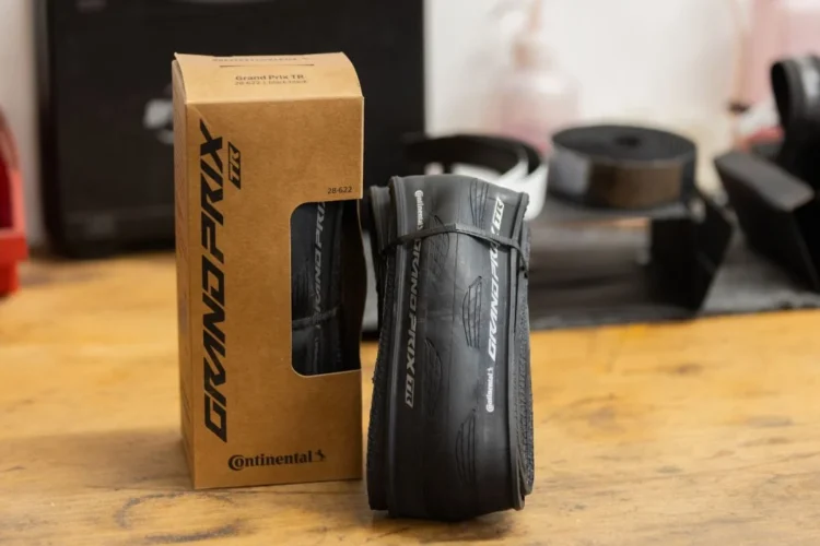 Continental Grand Prix TR recenzija: najbolje prianjanje i konkurentan otpor kotrljanja za dobru cijenu 4 Continental Grand Prix TR recenzija: najbolje prianjanje i konkurentan otpor kotrljanja za dobru cijenu