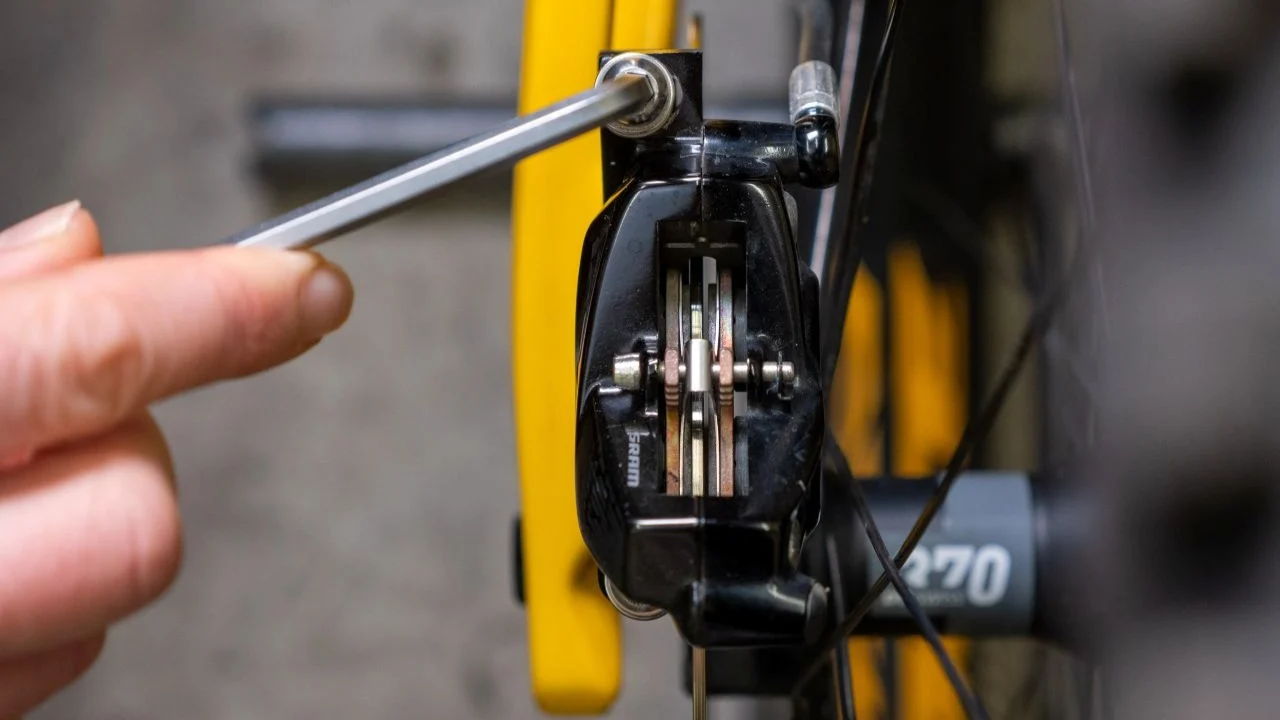 Centriranje čeljusti: Kako održavati disk kočnice za bicikl