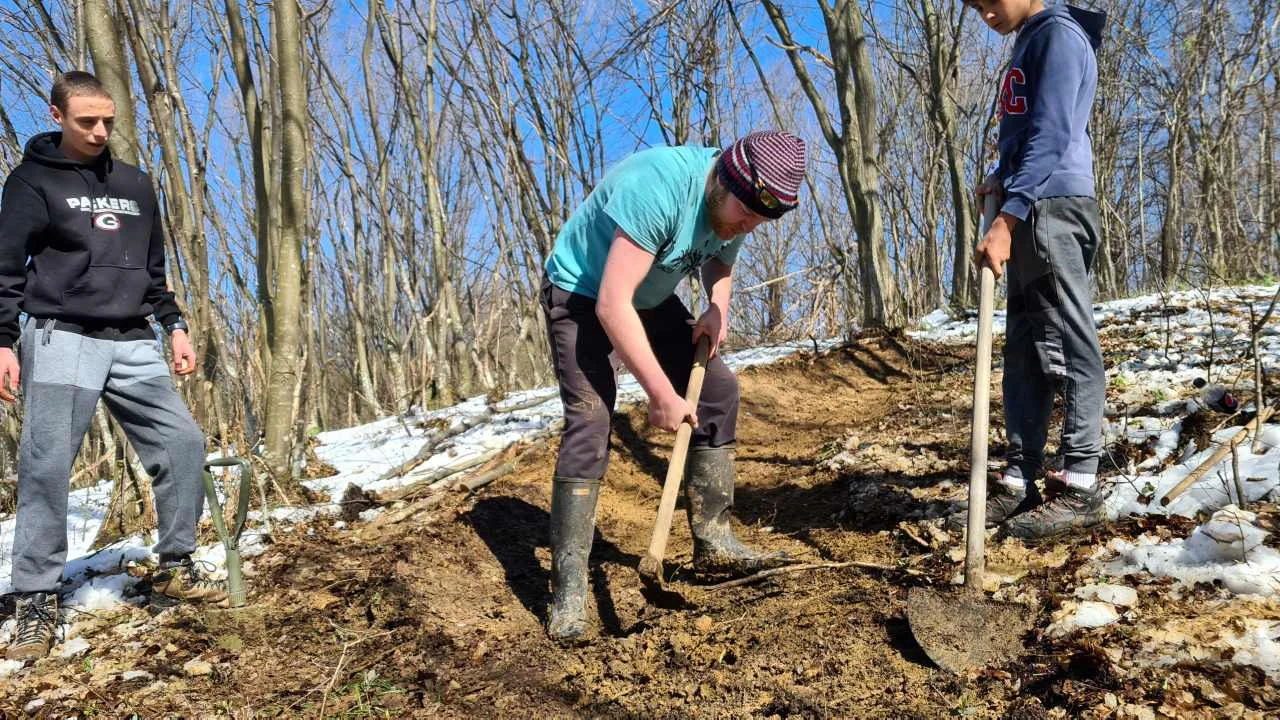 Radna akcija izgradnje staza u Bike Parku Evolution