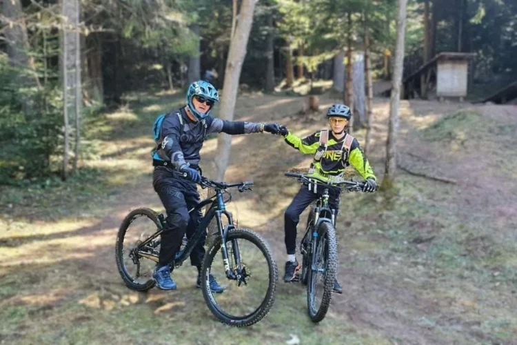 Škola biciklizma za djecu: Kako tehnika pobjeđuje strah? (Video) 14 Škola biciklizma za djecu: Kako tehnika pobjeđuje strah? (Video)